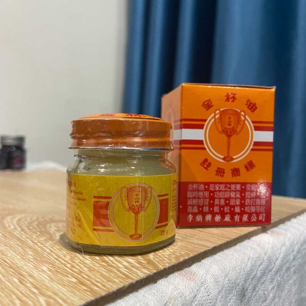 Dầu Cù Là Golden Cup-tiemcomen.com